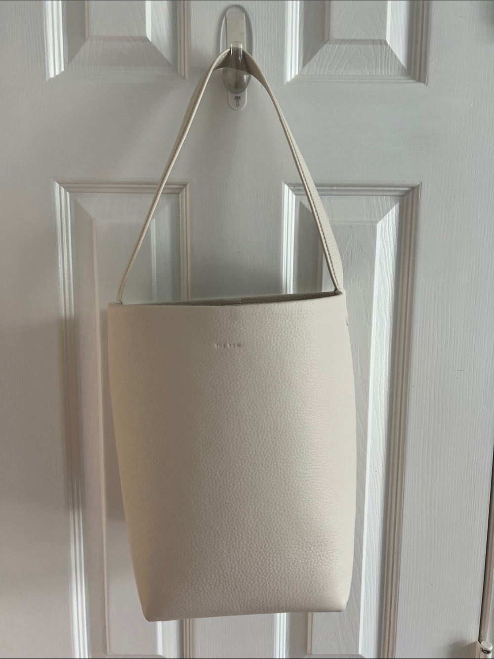 Elegant Cream Pebbled Shoulder Bucket Bag